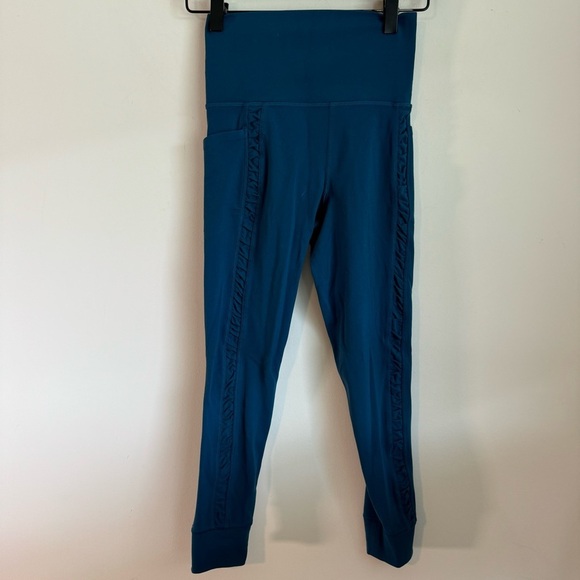 Athleta Salutation Stash II Ruch Craft Dark Teal 7/8 Leggings size XXS - Picture 1 of 7
